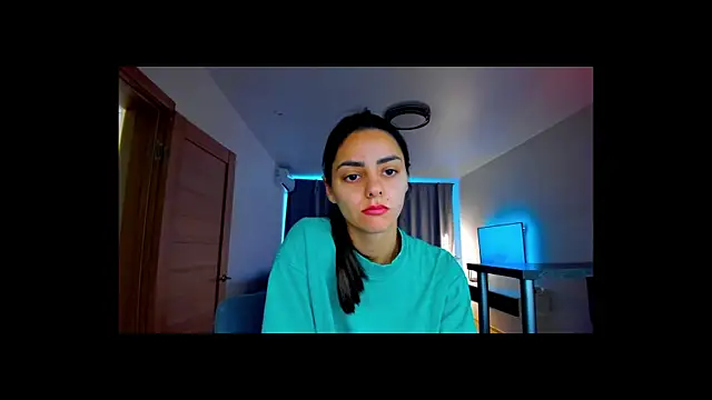 Snapshot of EmiliaZen chatting on 10-06-25, 12:24 EmiliaZen online show from 10-06-25, 12:24