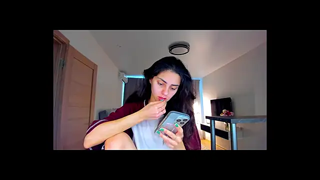 Snapshot of EmiliaZen chatting on 10-14-25, 01:23 EmiliaZen online show from 10-14-25, 01:23