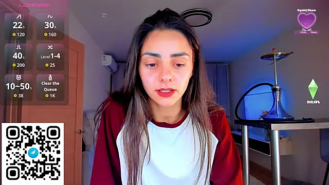 Snapshot of EmiliaZen chatting on 10-15-25, 01:28 EmiliaZen online show from 10-15-25, 01:28