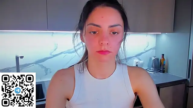 EmiliaZen online show from 04-28-26, 06:02