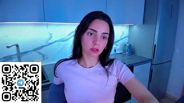 EmiliaZen online show from 06-04-26, 10:54