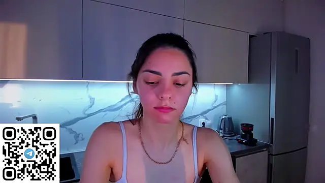 EmiliaZen online show from 06-05-26, 04:56