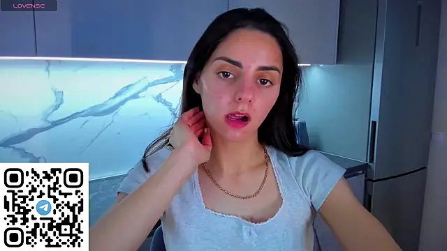 EmiliaZen online show from 06-29-26, 06:19