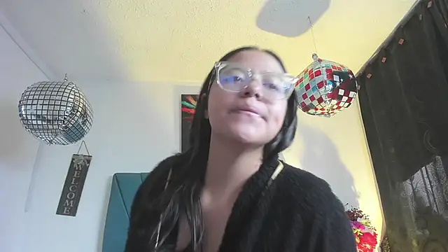 Snapshot of Ariel_star1 chatting on 04-30-26, 01:28 Ariel star1 online show from 04-30-26, 01:28
