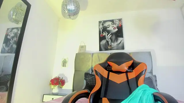 Snapshot of Ariel_star1 chatting on 05-11-26, 02:45 Ariel star1 online show from 05-11-26, 02:45