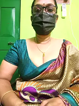 niiveditha online show from 02-24-25, 04:04