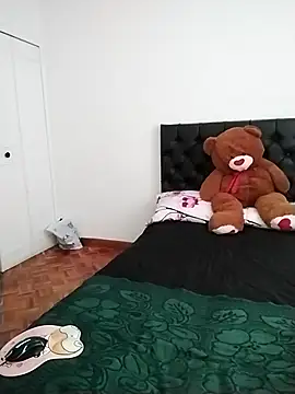 Snapshot of PenelopeMist chatting on 02-19-25, 08:10 PenelopeMist online show from 02-19-25, 08:10