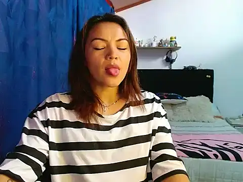 Snapshot of PenelopeMist chatting on 03-12-25, 09:24 PenelopeMist online show from 03-12-25, 09:24