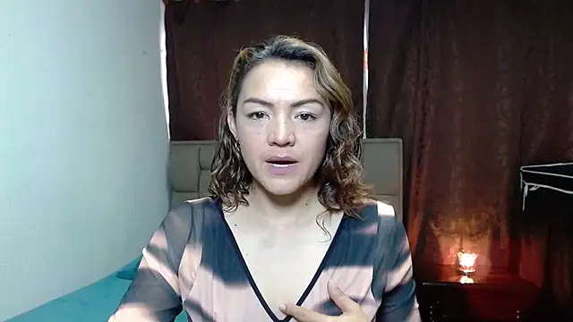 Snapshot of PenelopeMist chatting on 10-20-25, 08:42 PenelopeMist online show from 10-20-25, 08:42