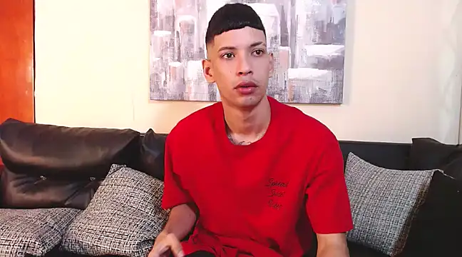 Snapshot of biigjhonny chatting on 02-20-25, 02:40 biigjhonny online show from 02-20-25, 02:40