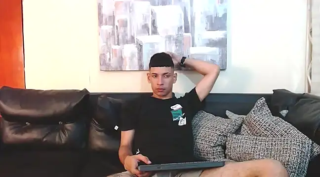 Snapshot of biigjhonny chatting on 02-22-25, 02:50 biigjhonny online show from 02-22-25, 02:50