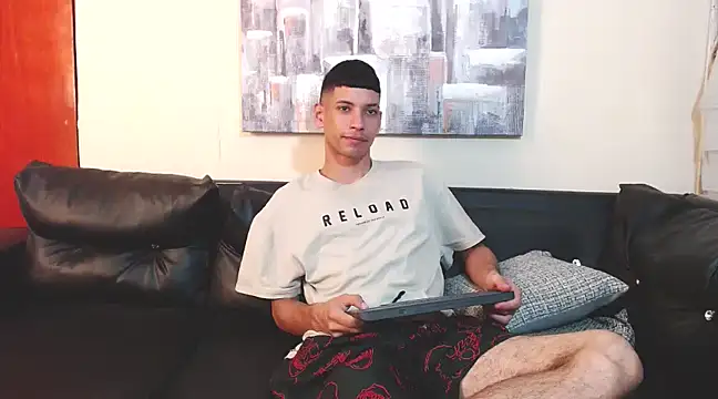 Snapshot of biigjhonny chatting on 02-24-25, 01:02 biigjhonny online show from 02-24-25, 01:02