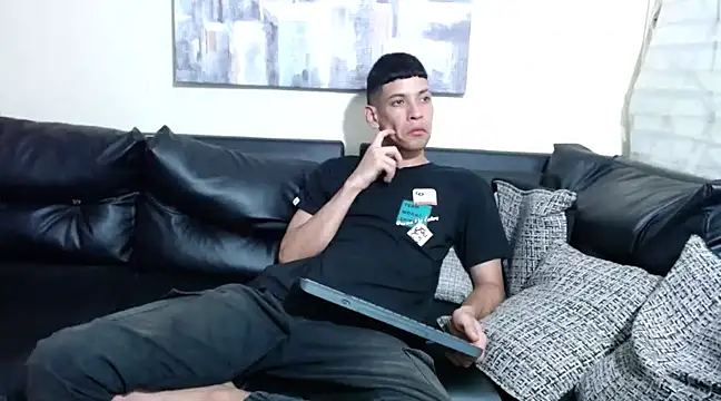 Snapshot of biigjhonny chatting on 02-26-25, 02:26 biigjhonny online show from 02-26-25, 02:26