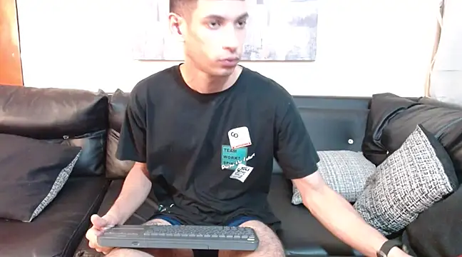 Snapshot of biigjhonny chatting on 03-05-25, 06:33 biigjhonny online show from 03-05-25, 06:33