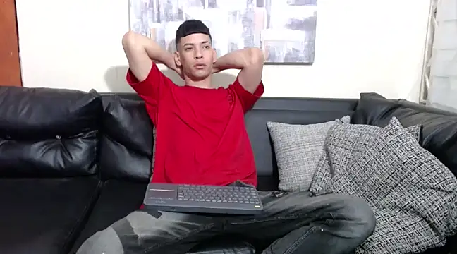 Snapshot of biigjhonny chatting on 03-16-25, 02:21 biigjhonny online show from 03-16-25, 02:21