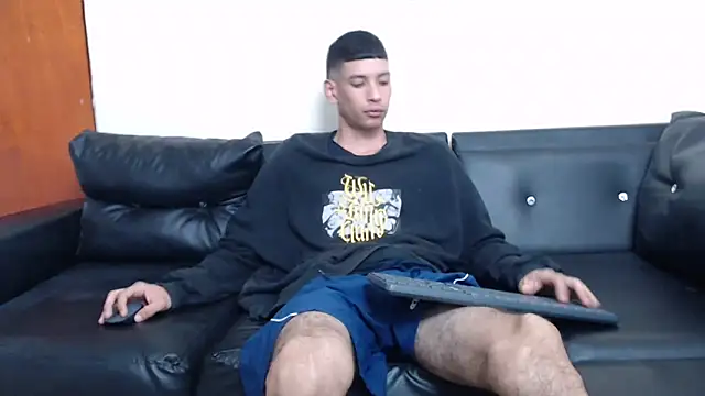 Snapshot of biigjhonny chatting on 11-04-25, 02:54 biigjhonny online show from 11-04-25, 02:54