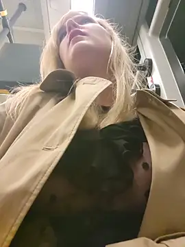 Snapshot of Sexybiene969 chatting on 11-01-25, 04:09 Sexybiene969 online show from 11-01-25, 04:09