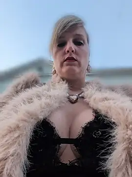 Sexybiene969 online show from 03-18-26, 05:05