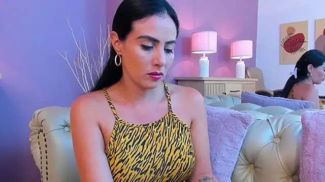 scarlet edwars online show from 02-18-25, 12:06