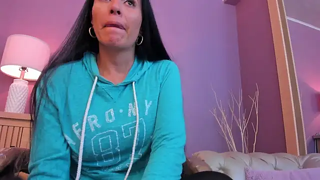 scarlet edwars online show from 03-07-25, 06:33