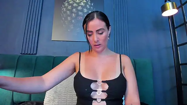 scarlet edwars online show from 04-24-26, 02:08