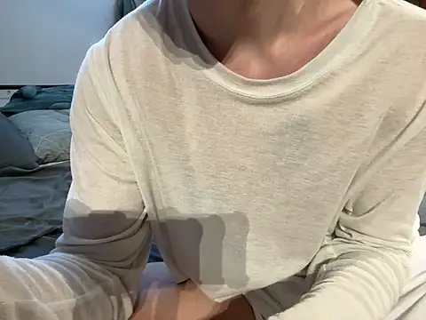 Snapshot of Julian_wins chatting on 02-25-25, 02:47 Julian wins online show from 02-25-25, 02:47