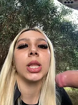 hotamanda01 online show from 12-04-25, 01:09