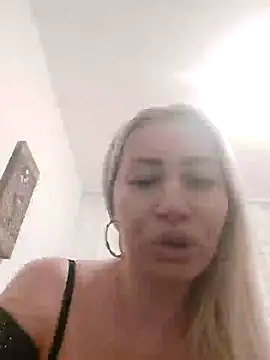 Snapshot of visnjica chatting on 02-24-25, 10:25 visnjica online show from 02-24-25, 10:25