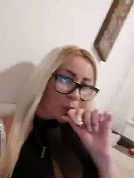 Snapshot of visnjica chatting on 03-04-25, 10:16 visnjica online show from 03-04-25, 10:16