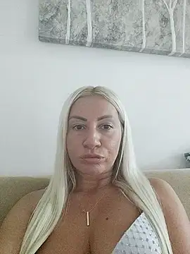 Snapshot of visnjica chatting on 09-14-25, 04:39 visnjica online show from 09-14-25, 04:39