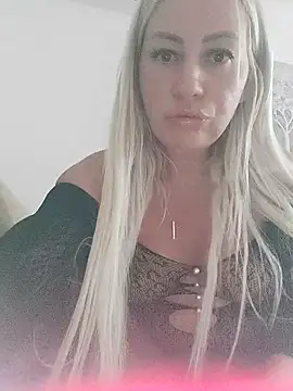 Snapshot of visnjica chatting on 10-11-25, 05:11 visnjica online show from 10-11-25, 05:11