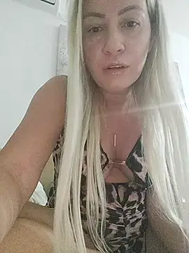 Snapshot of visnjica chatting on 10-26-25, 06:14 visnjica online show from 10-26-25, 06:14