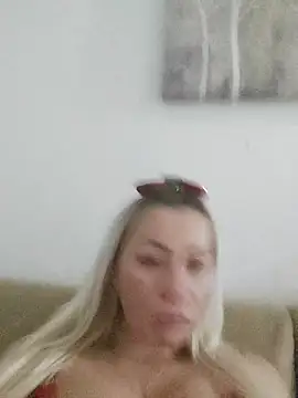 Snapshot of visnjica chatting on 12-18-25, 06:25 visnjica online show from 12-18-25, 06:25