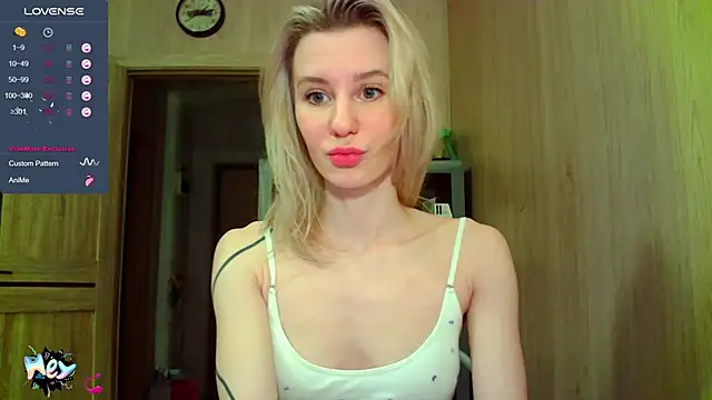 Snapshot of Caramel_piegirl chatting on 02-17-25, 05:32 Caramel piegirl online show from 02-17-25, 05:32