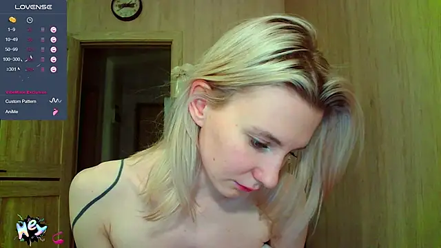 Snapshot of Caramel_piegirl chatting on 02-17-25, 08:36 Caramel piegirl online show from 02-17-25, 08:36