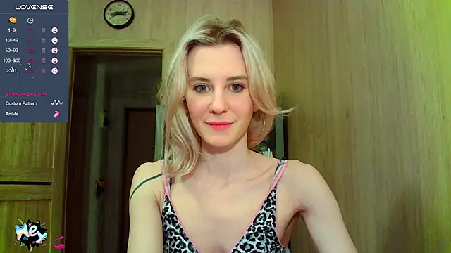 Snapshot of Caramel_piegirl chatting on 03-09-25, 10:08 Caramel piegirl online show from 03-09-25, 10:08