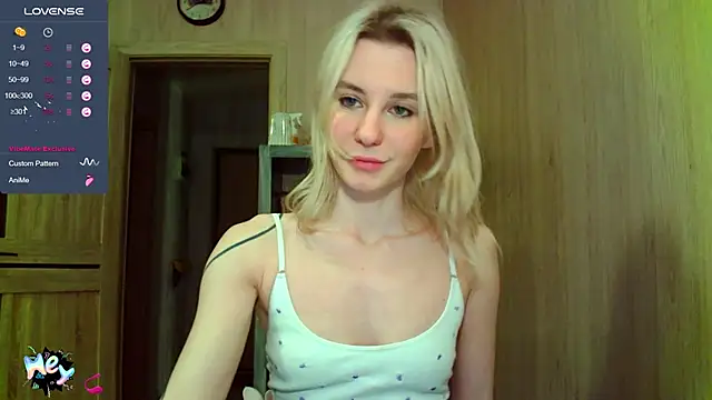 Snapshot of Caramel_piegirl chatting on 03-13-25, 07:39 Caramel piegirl online show from 03-13-25, 07:39