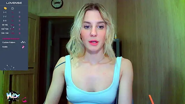 Snapshot of Caramel_piegirl chatting on 09-08-25, 07:57 Caramel piegirl online show from 09-08-25, 07:57