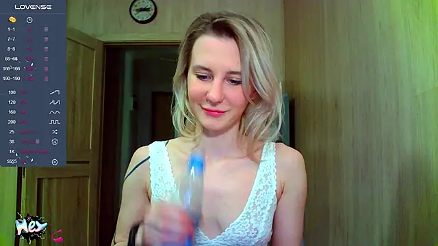 Snapshot of Caramel_piegirl chatting on 09-11-25, 07:47 Caramel piegirl online show from 09-11-25, 07:47