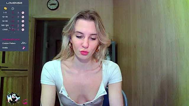 Snapshot of Caramel_piegirl chatting on 10-06-25, 08:39 Caramel piegirl online show from 10-06-25, 08:39