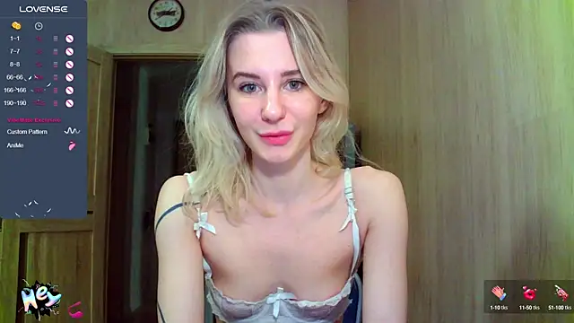 Snapshot of Caramel_piegirl chatting on 10-08-25, 08:39 Caramel piegirl online show from 10-08-25, 08:39