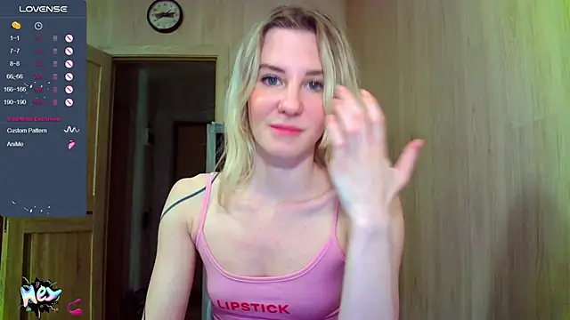 Snapshot of Caramel_piegirl chatting on 10-14-25, 06:31 Caramel piegirl online show from 10-14-25, 06:31