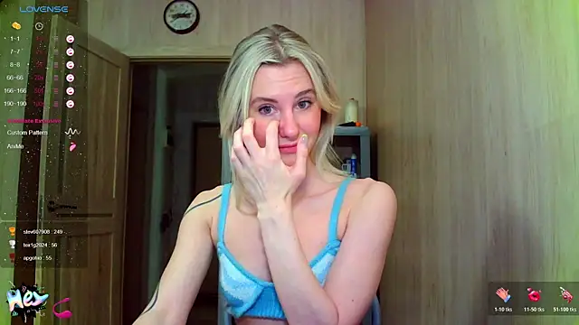 Snapshot of Caramel_piegirl chatting on 12-15-25, 06:34 Caramel piegirl online show from 12-15-25, 06:34