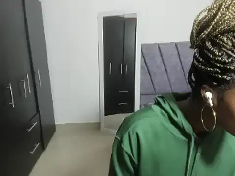 enyelsalas2 online show from 10-02-25, 12:17