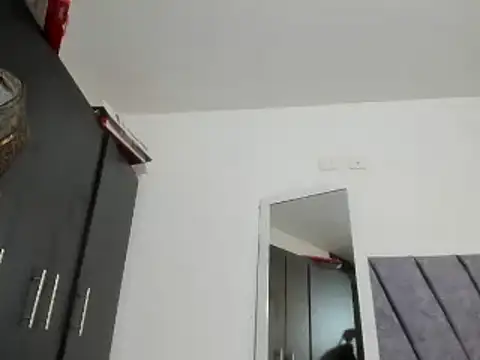 enyelsalas2 online show from 10-08-25, 01:03