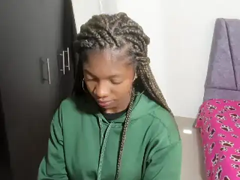 enyelsalas2 online show from 10-21-25, 02:12