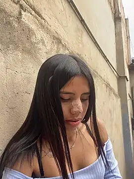 Laura-Khalifa online show from 02-12-25, 07:24