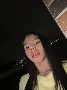 Laura-Khalifa online show from 02-17-25, 05:58