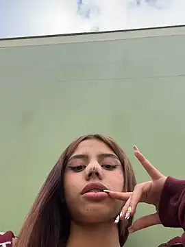 Laura-Khalifa online show from 02-18-25, 08:58