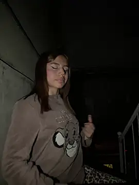 Laura-Khalifa online show from 02-21-25, 05:46